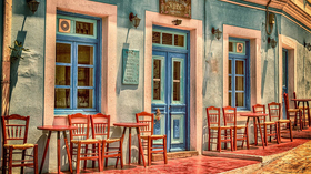 调色概述
调色命令讲解
色彩调节:
1、校色:亮度,颜色。
2、美化:高对比度,高饱和度。
                美白,浅景深,暗角。
3、风格化:水墨,油画,水彩,老电                                    影,胶片,MTV。
调色命令:色阶,曲线。